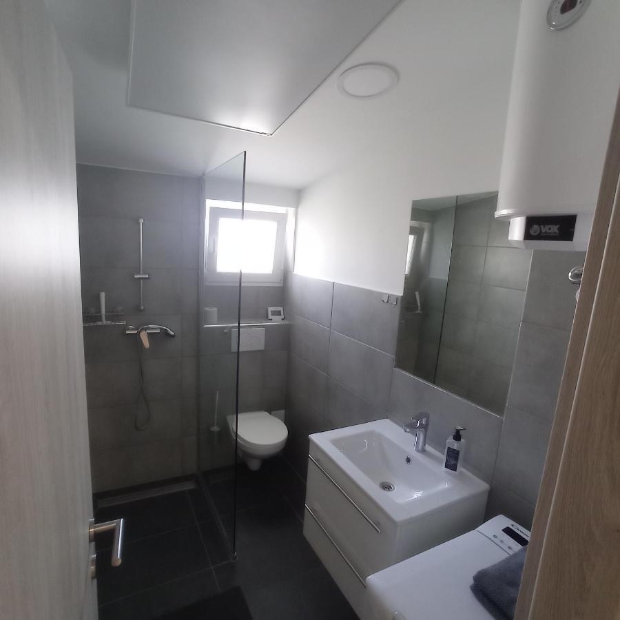 Apartmaja Eva&Pia โคเปร์ ภายนอก รูปภาพ
