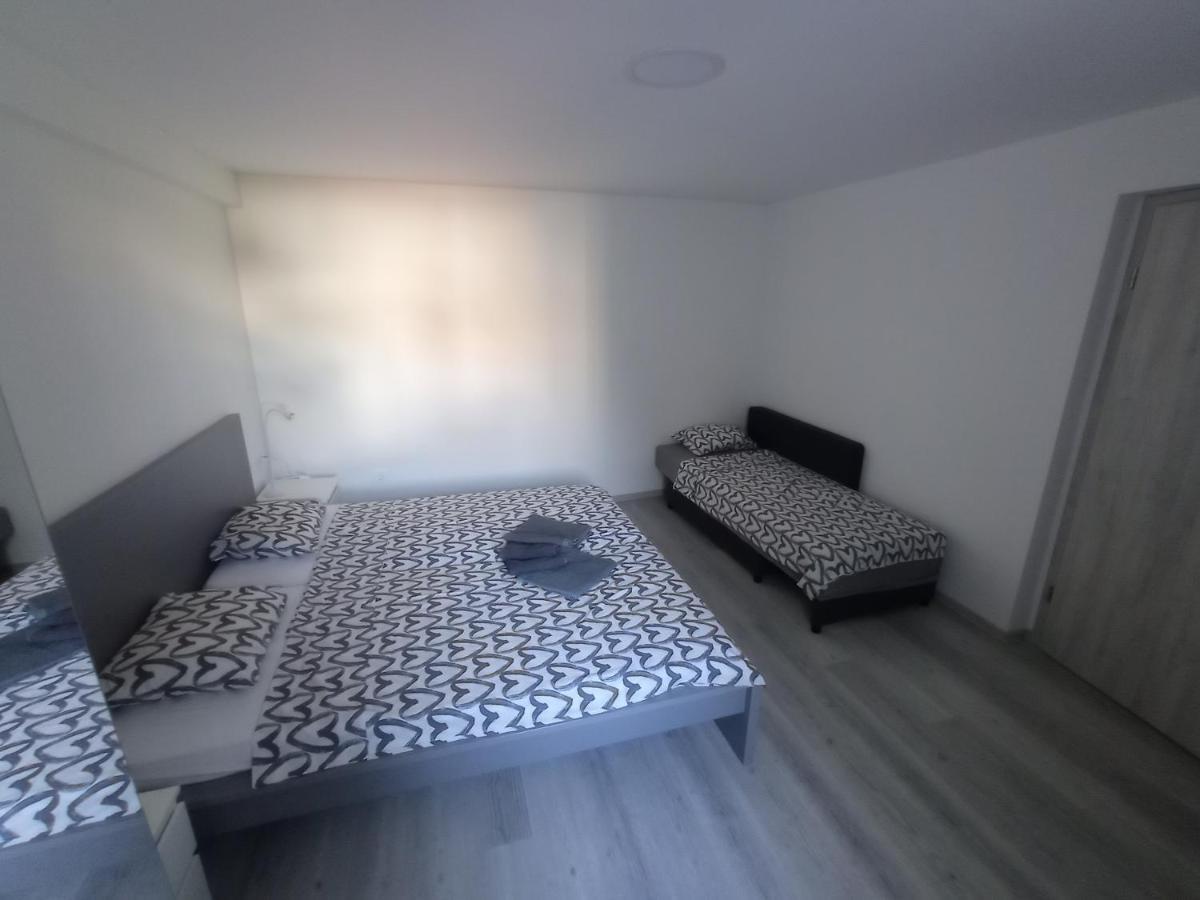 Apartmaja Eva&Pia โคเปร์ ภายนอก รูปภาพ
