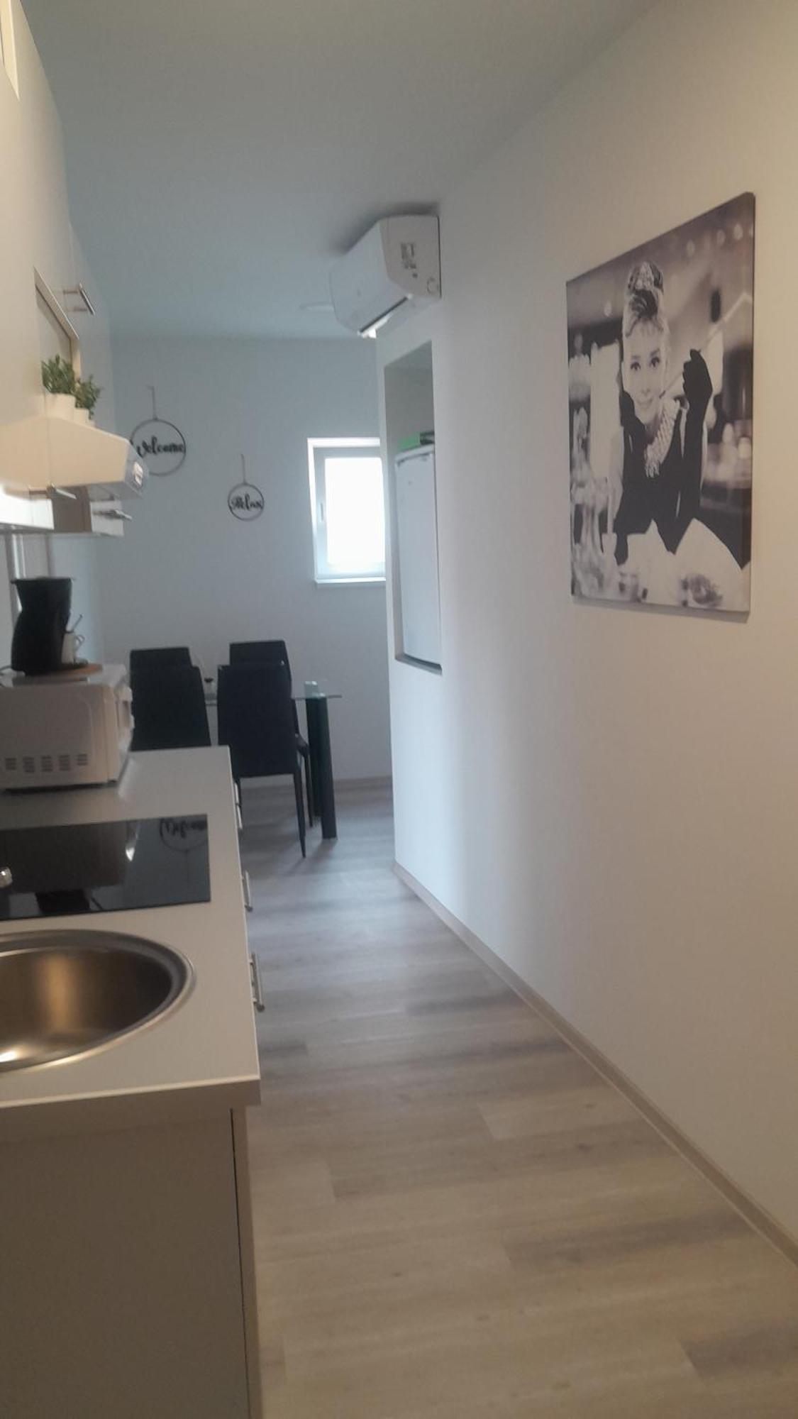 Apartmaja Eva&Pia โคเปร์ ภายนอก รูปภาพ