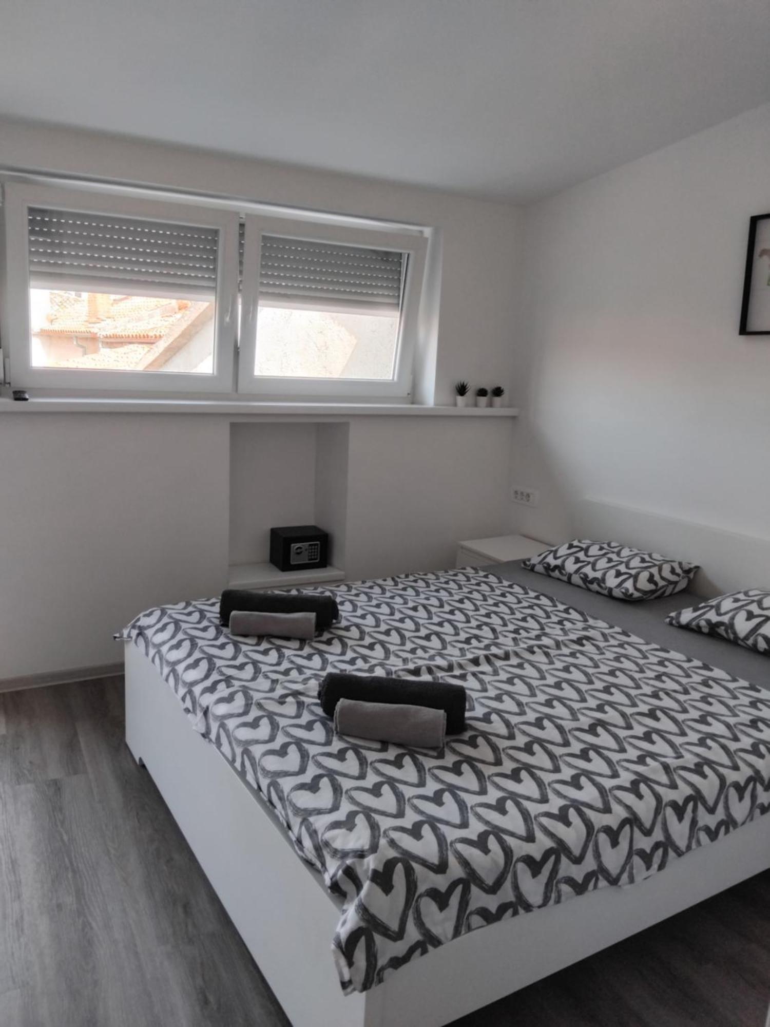 Apartmaja Eva&Pia โคเปร์ ภายนอก รูปภาพ