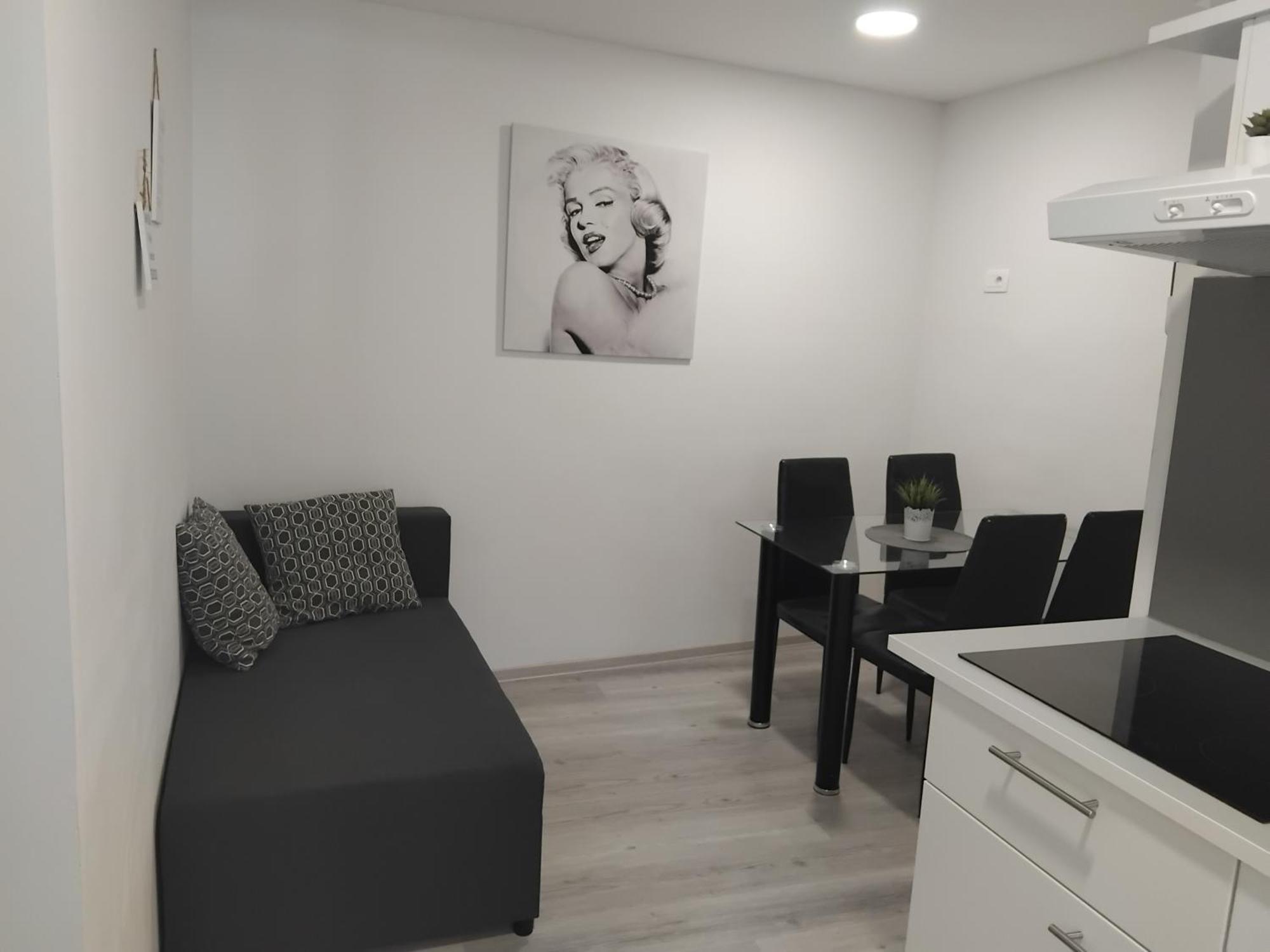 Apartmaja Eva&Pia โคเปร์ ภายนอก รูปภาพ